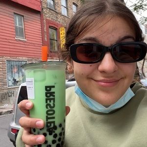 Meet your Posher, Léanne